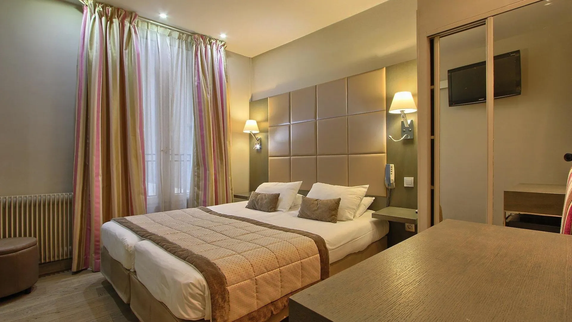Margaux Opera Montmartre Hotel