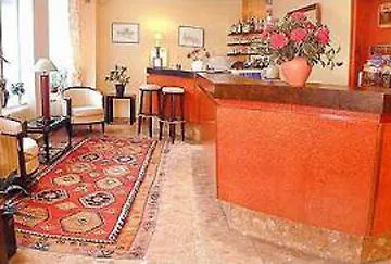Margaux Opéra Montmartre Hotel 3*